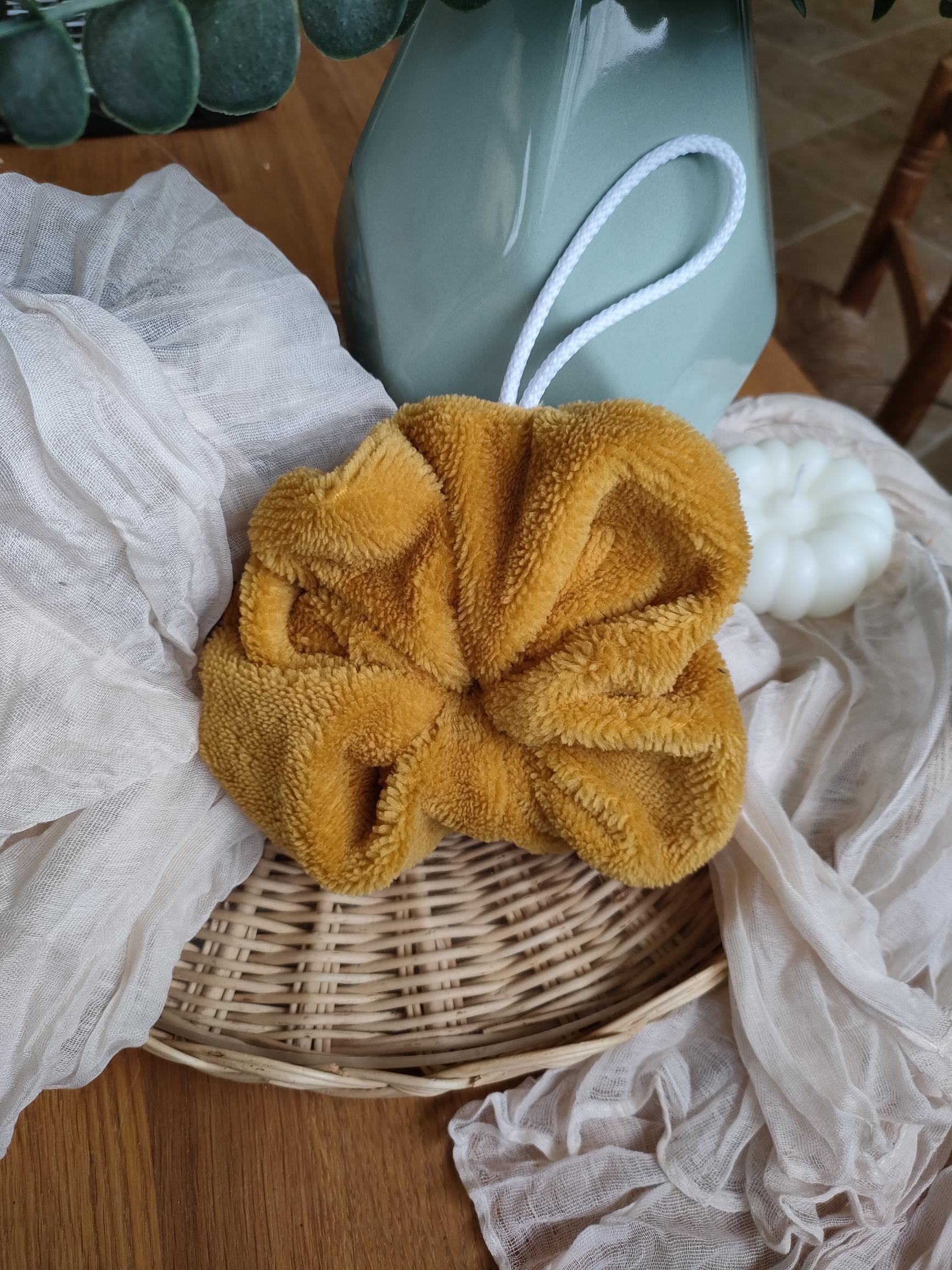 Fleur de douche moutarde
