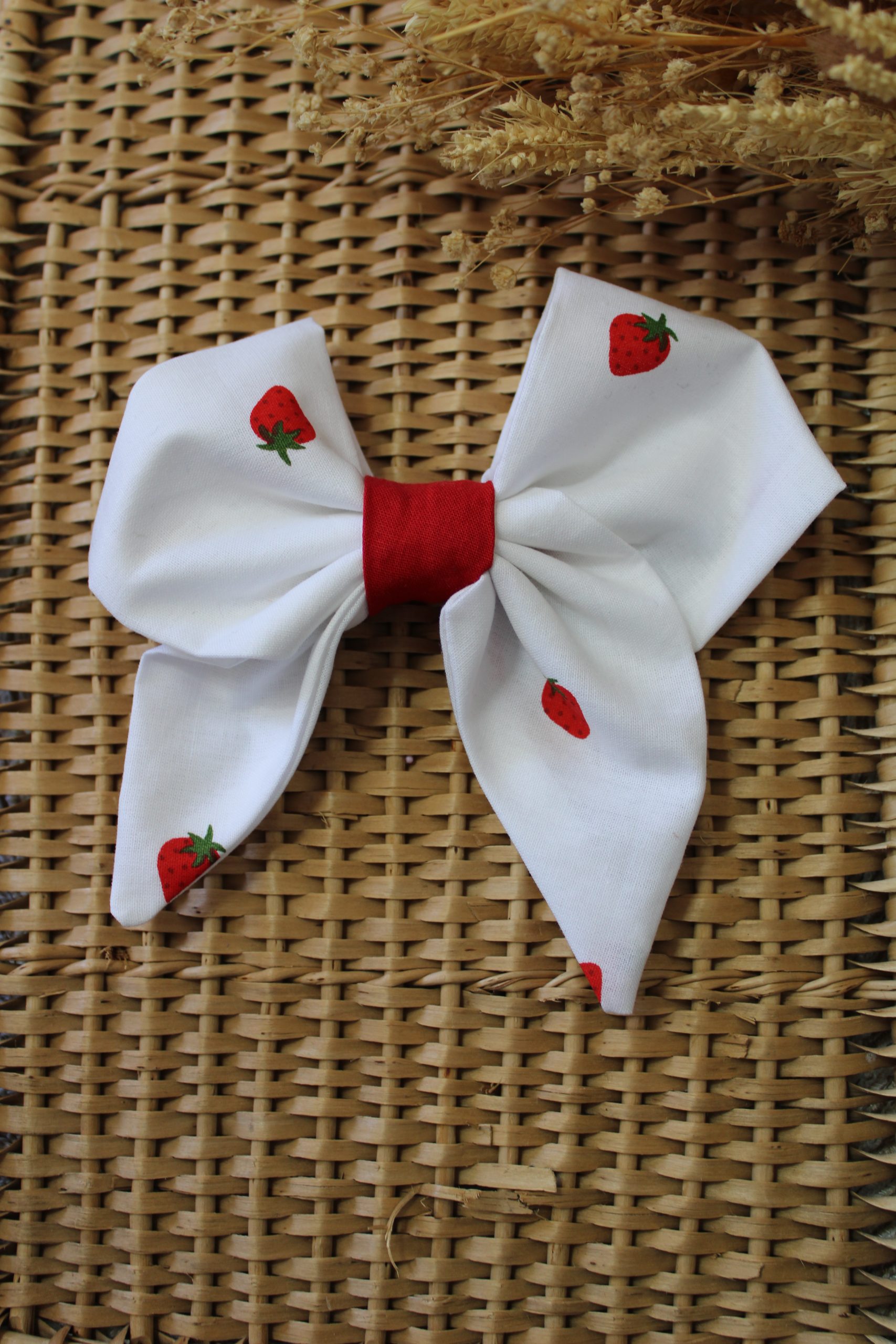Grande barrette fraises rouges
