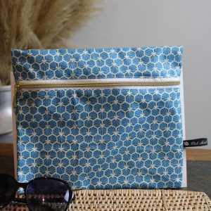 Trousse imperméable grandes fleurs bleues