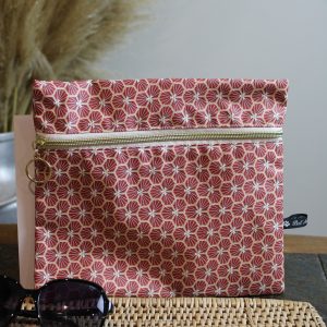 Trousse imperméable grandes fleurs lie de vin