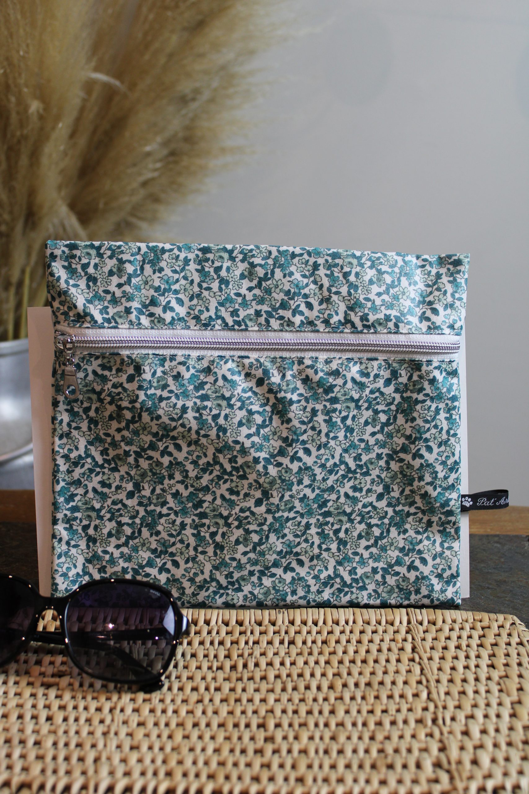 Trousse imperméable petites fleurs bleues