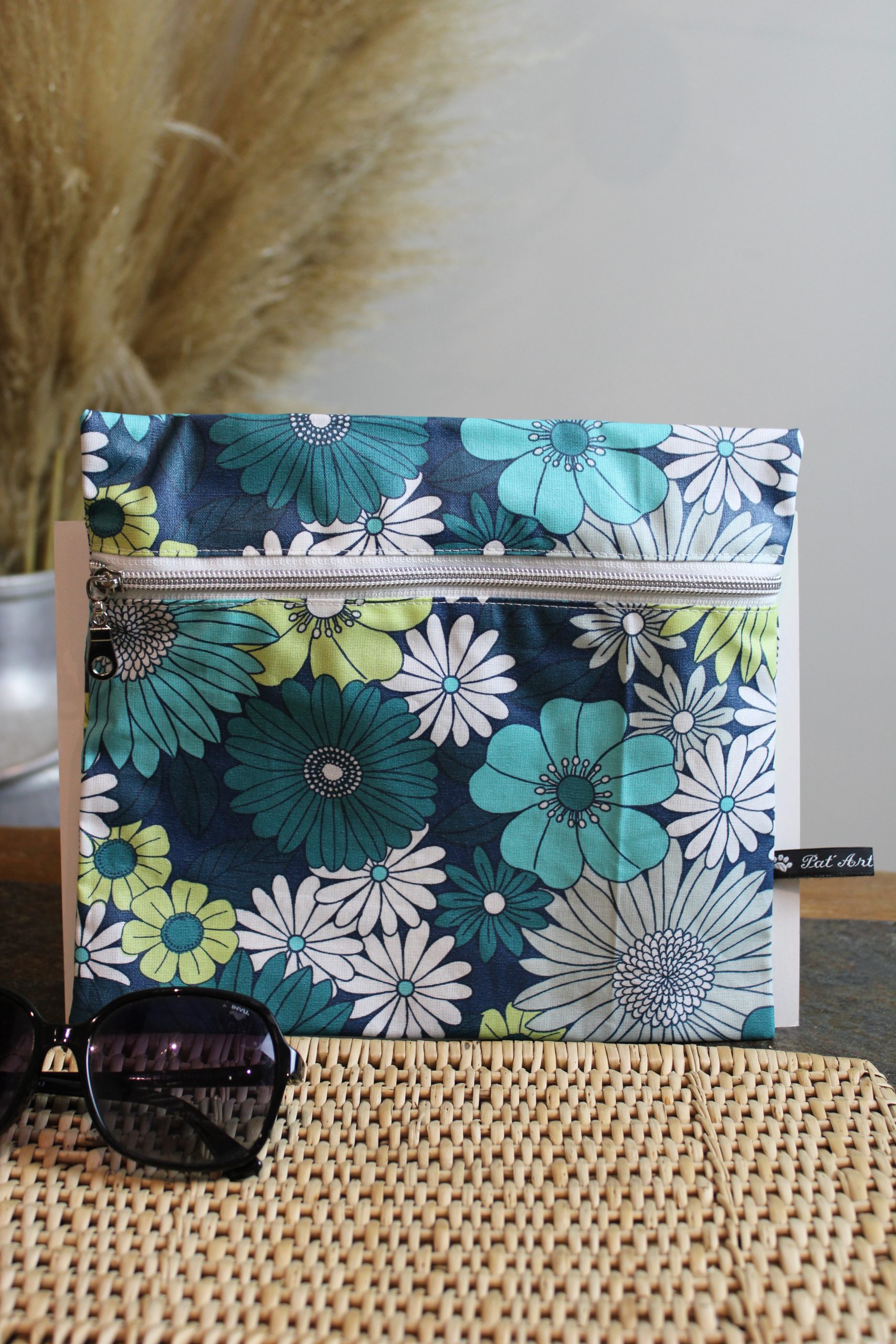 Trousse imperméable fleurs bleues