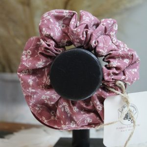 Chouchou secret fleurs vintage fond bordeau rosé