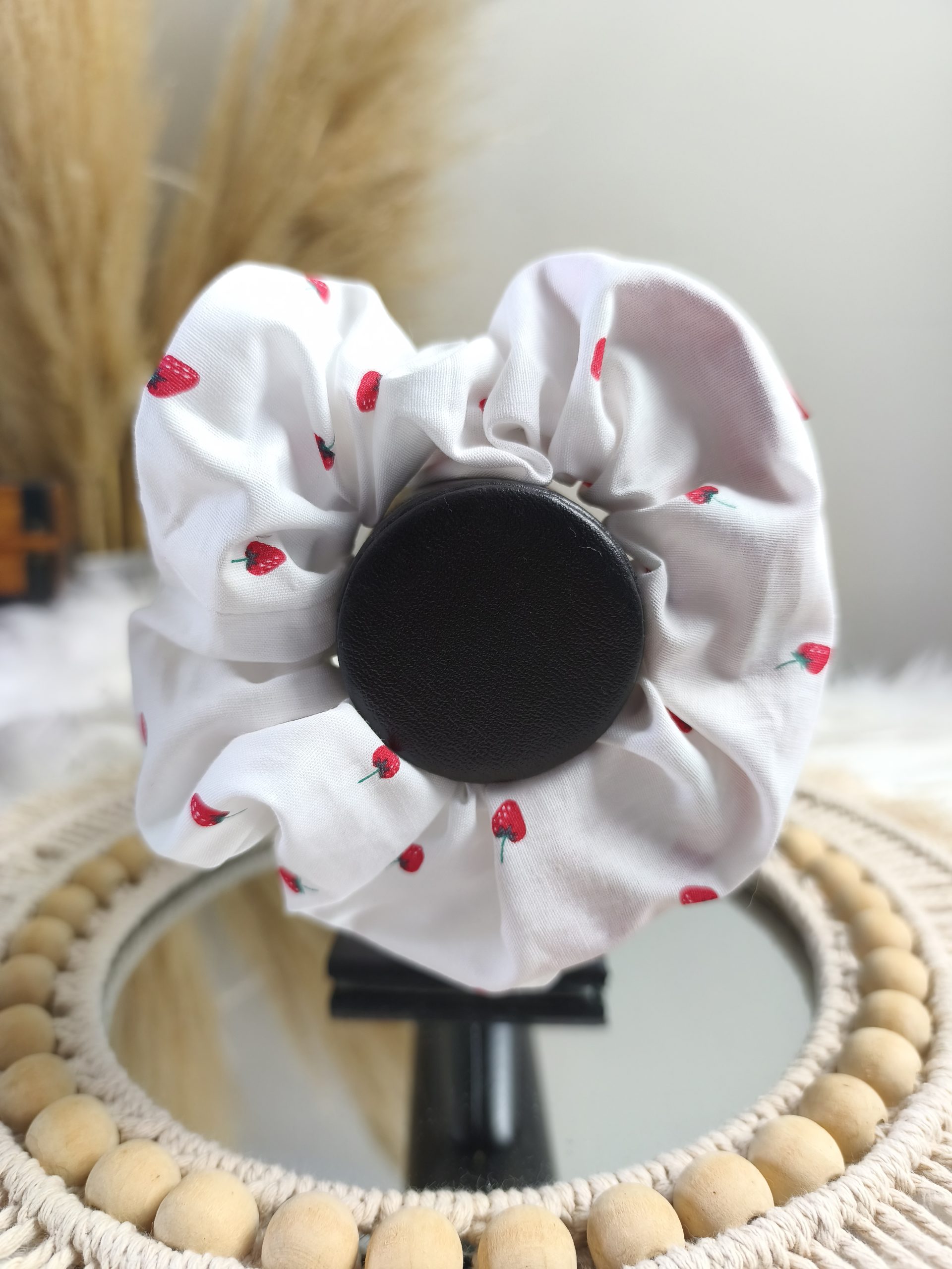 Chouchou secret motif fraises - Accessoire cheveux fait main