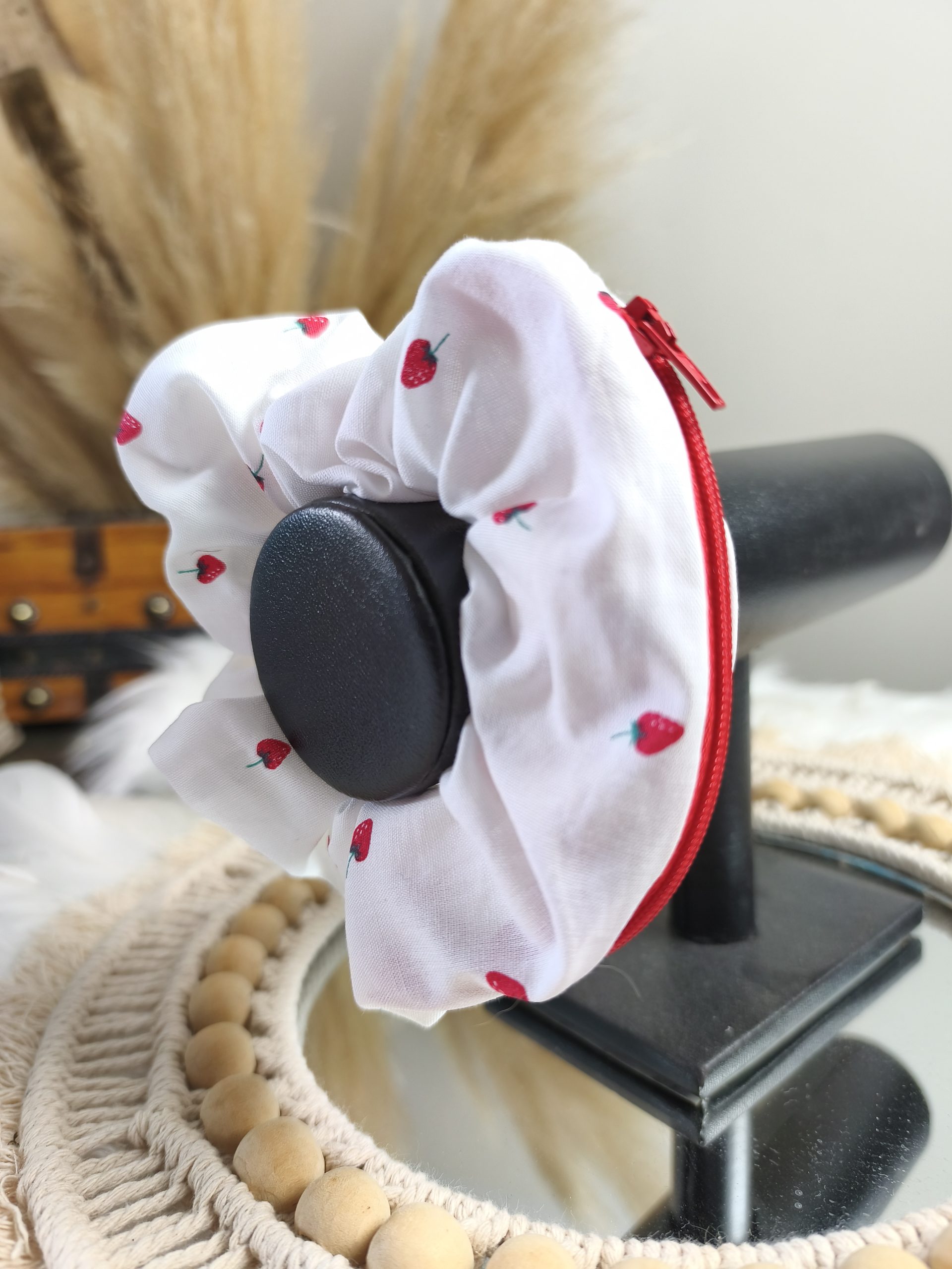 Chouchou secret motif fraises - Accessoire cheveux fait main