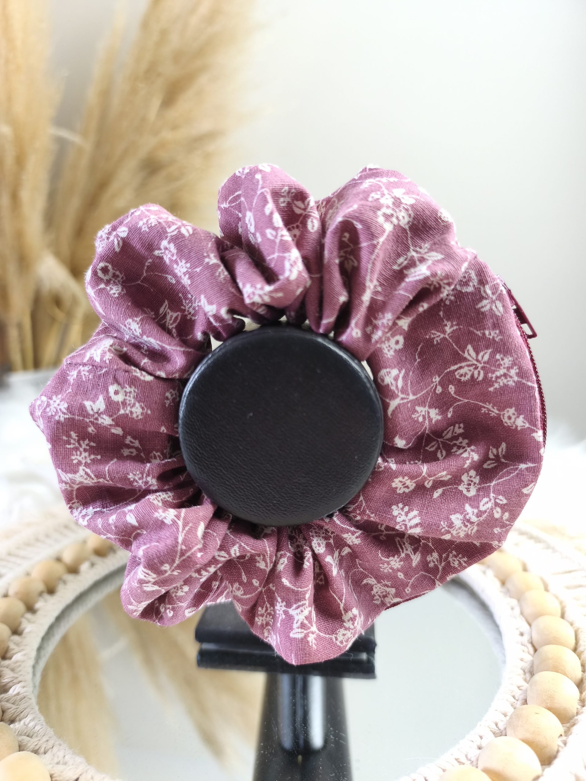 Chouchou secret bordeau clair motif fleuri - Accessoire cheveux fait main
