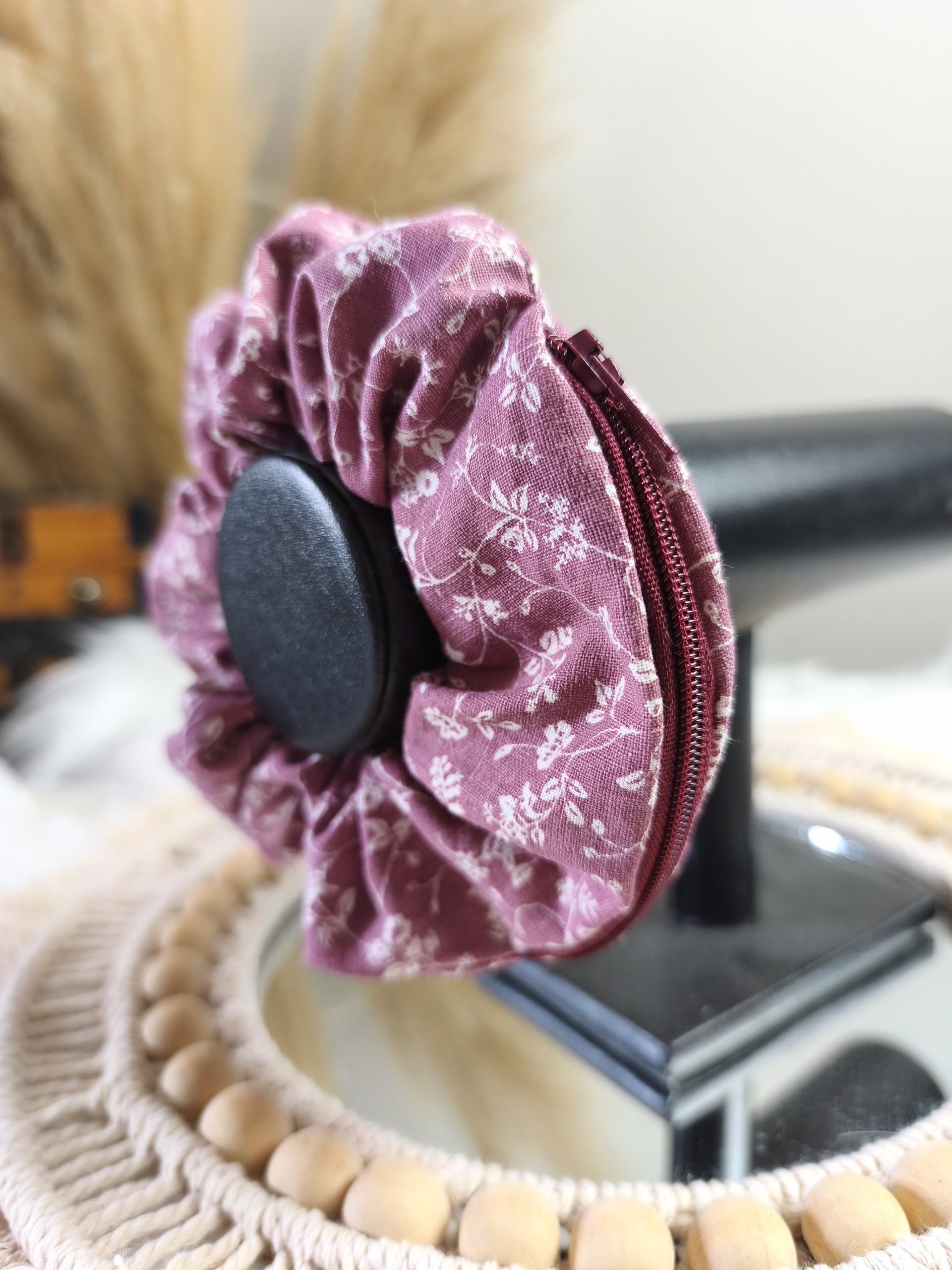 Chouchou secret bordeau clair motif fleuri - Accessoire cheveux fait main