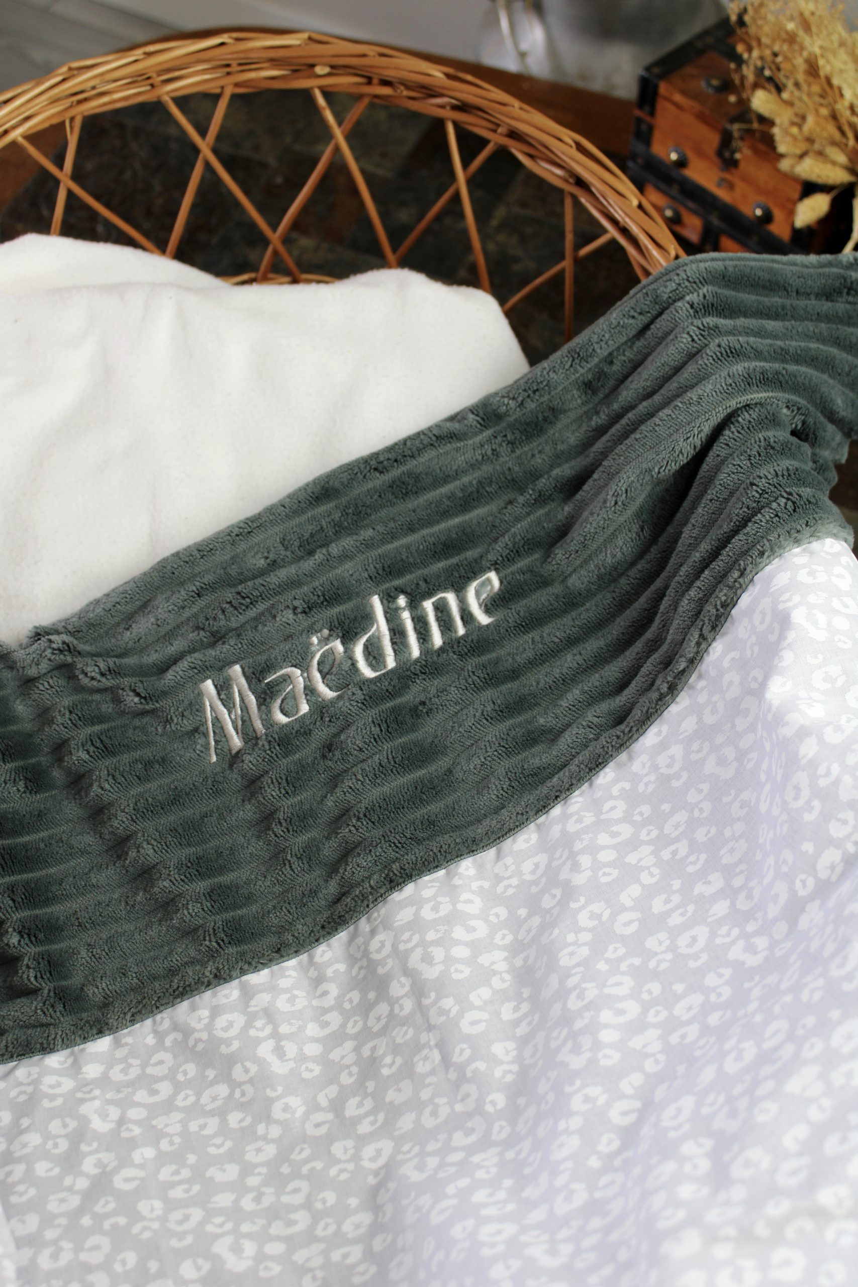 Couverture artisanale bébé et enfant personnalisée sur commande